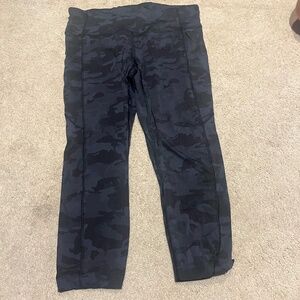 Lululemon leggings, capris, size 12, black camo